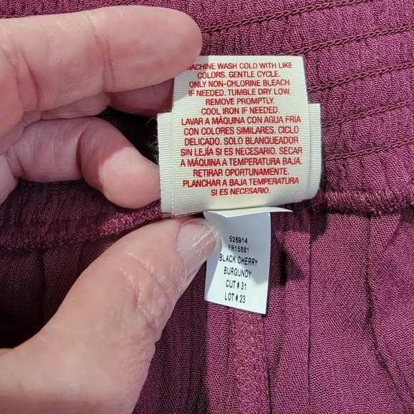 Mossimo Burgandy Ruffled Floral Embroidered Flutter Shorts Size M - Picture 5 of 8